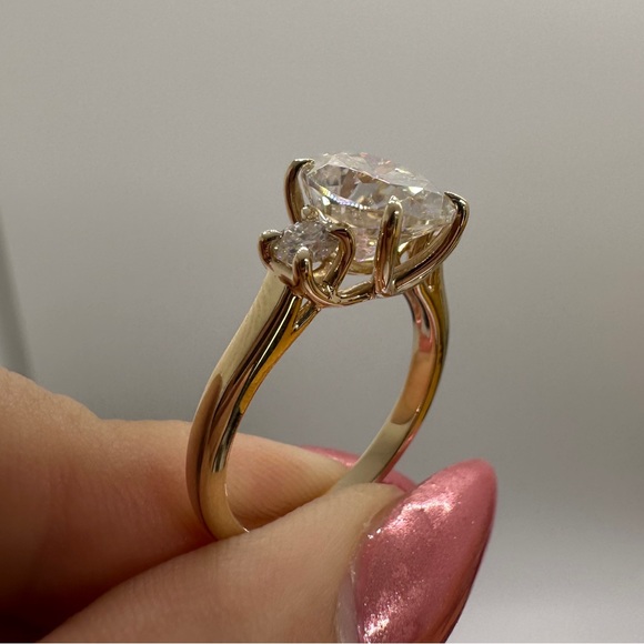 2.5-Carat Oval Moissanite Ring in 14k Yellow Gold | Trellis Setting with Round - Picture 4 of 14